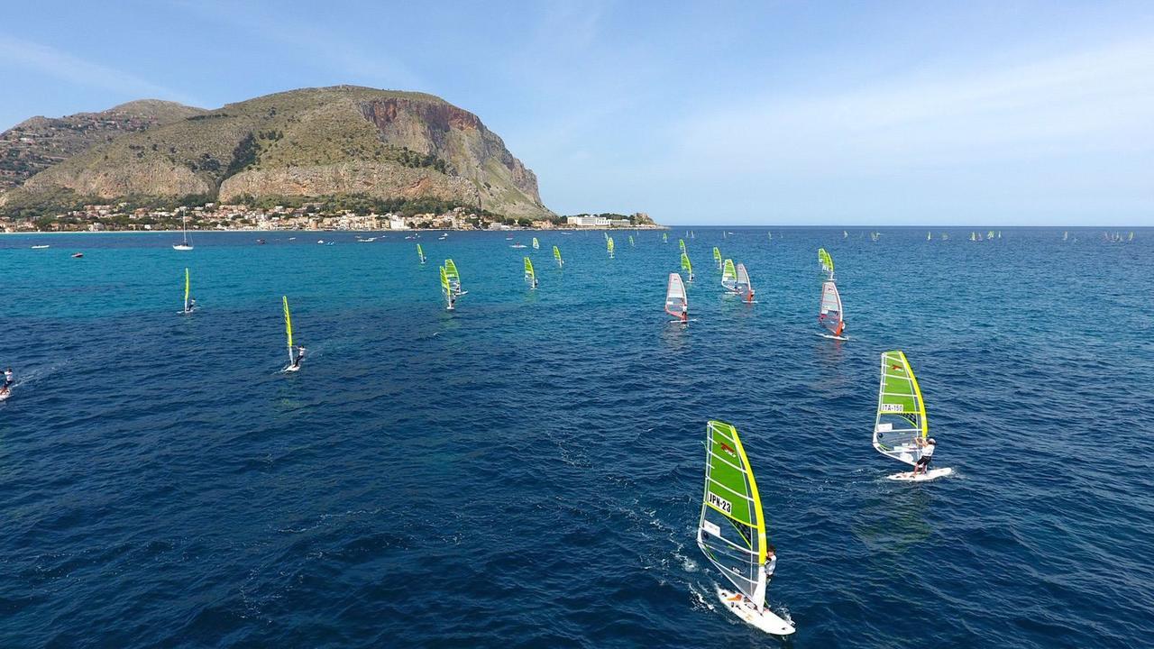 Mondello Suites Feels Like Home Eksteriør billede